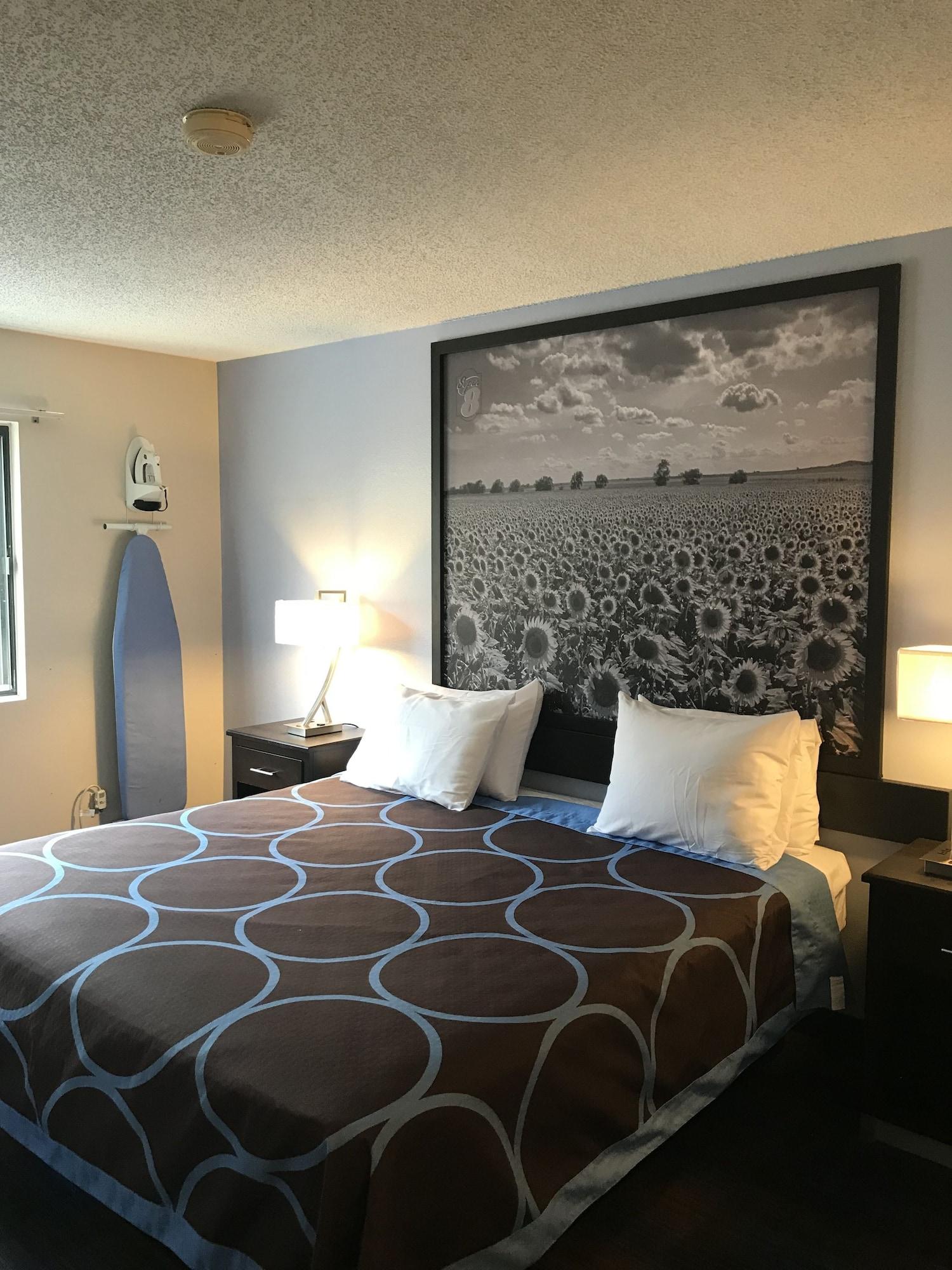 Super 8 By Wyndham Lenexa Overland Park Area/Mall Area Bagian luar foto
