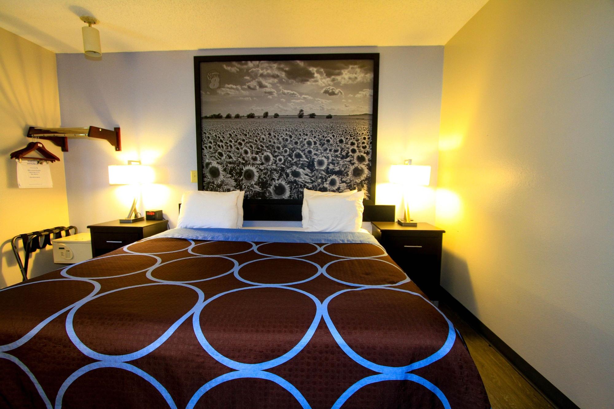 Super 8 By Wyndham Lenexa Overland Park Area/Mall Area Bagian luar foto