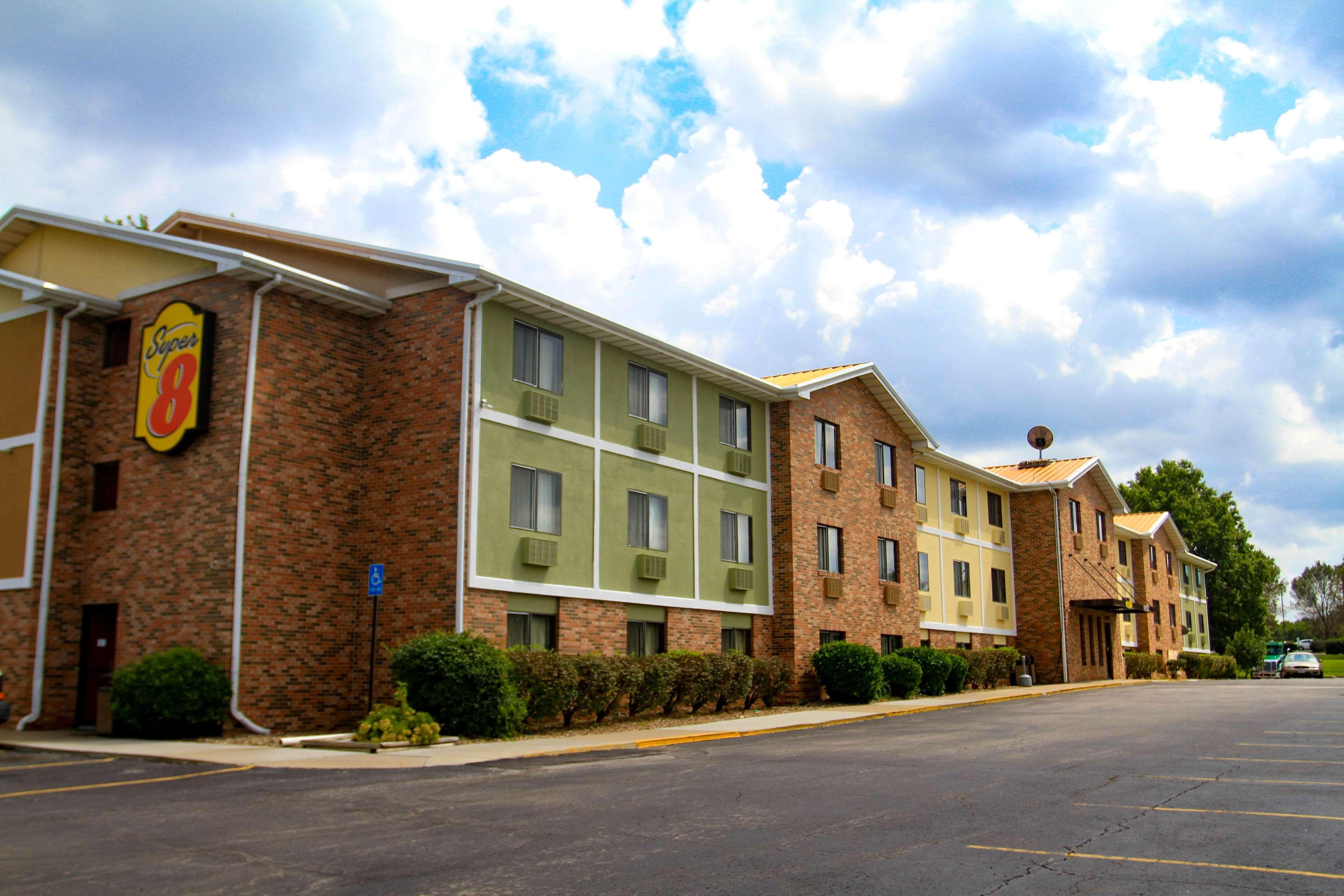 Super 8 By Wyndham Lenexa Overland Park Area/Mall Area Bagian luar foto