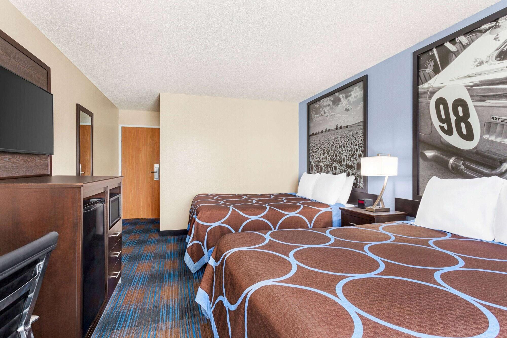 Super 8 By Wyndham Lenexa Overland Park Area/Mall Area Bagian luar foto